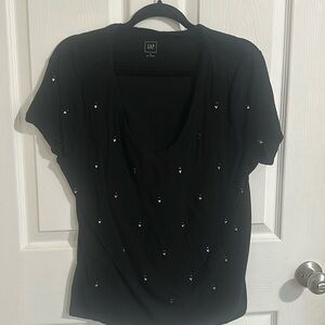 Gap women’s tee size medium with detail black